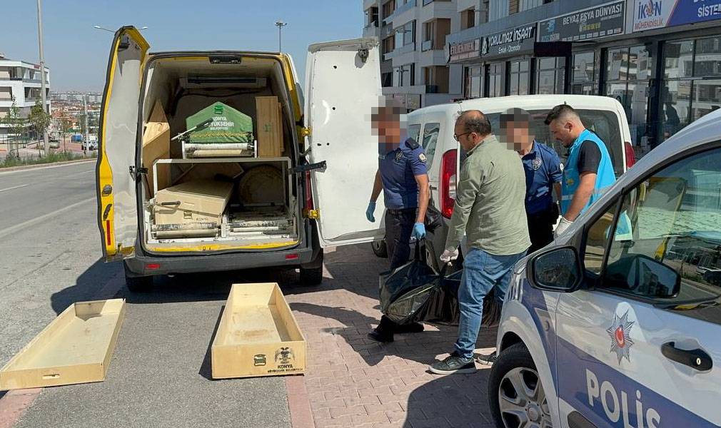 Konya’da cinayete kurban giden Elif Ceren Arslan toprağa verildi 4